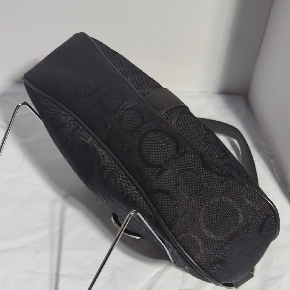 Salvatore Ferragamo Black Shoulder Bag - Picture 7 of 10